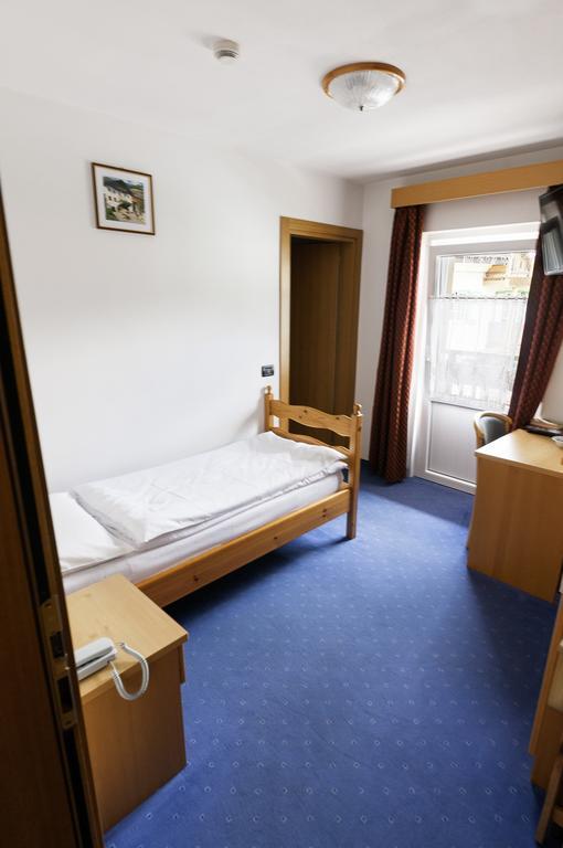 Hotel El Geiger Pozza di Fassa Bagian luar foto